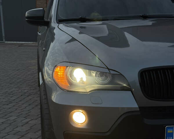 Серый БМВ Х5, объемом двигателя 3 л и пробегом 254 тыс. км за 13999 $, фото 18 на Automoto.ua