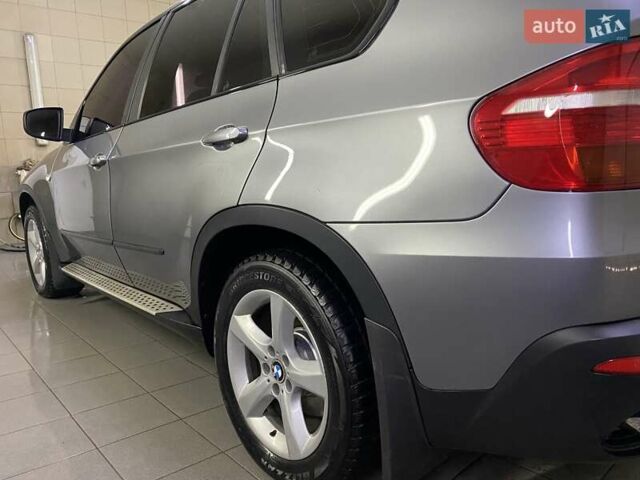 Серый БМВ Х5, объемом двигателя 3 л и пробегом 200 тыс. км за 13999 $, фото 14 на Automoto.ua