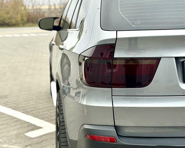 Серый БМВ Х5, объемом двигателя 3 л и пробегом 281 тыс. км за 12800 $, фото 7 на Automoto.ua