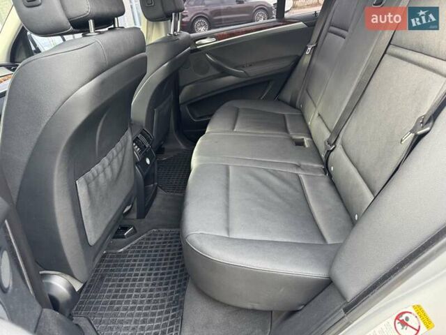 Сірий БМВ Х5, об'ємом двигуна 3 л та пробігом 240 тис. км за 10900 $, фото 56 на Automoto.ua