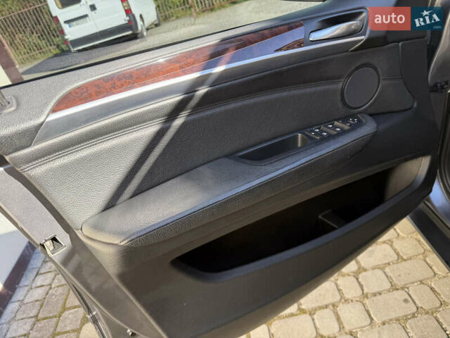 Сірий БМВ Х5, об'ємом двигуна 3 л та пробігом 260 тис. км за 11700 $, фото 40 на Automoto.ua
