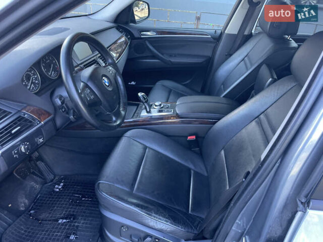 Серый БМВ Х5, объемом двигателя 3 л и пробегом 335 тыс. км за 10900 $, фото 9 на Automoto.ua