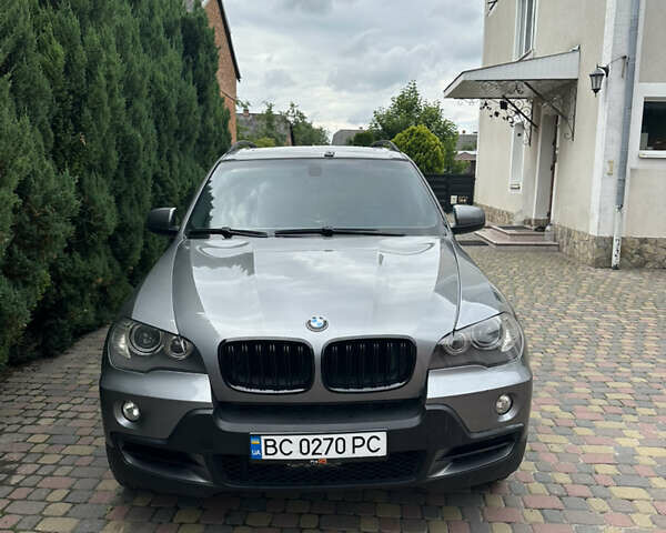 Серый БМВ Х5, объемом двигателя 3 л и пробегом 228 тыс. км за 12000 $, фото 2 на Automoto.ua