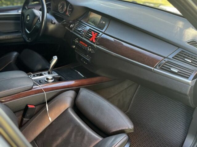 Серый БМВ Х5, объемом двигателя 4.8 л и пробегом 197 тыс. км за 12000 $, фото 19 на Automoto.ua