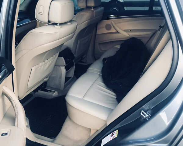 Сірий БМВ Х5, об'ємом двигуна 3 л та пробігом 400 тис. км за 14500 $, фото 8 на Automoto.ua