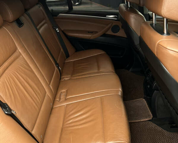 Серый БМВ Х5, объемом двигателя 3 л и пробегом 378 тыс. км за 14000 $, фото 36 на Automoto.ua