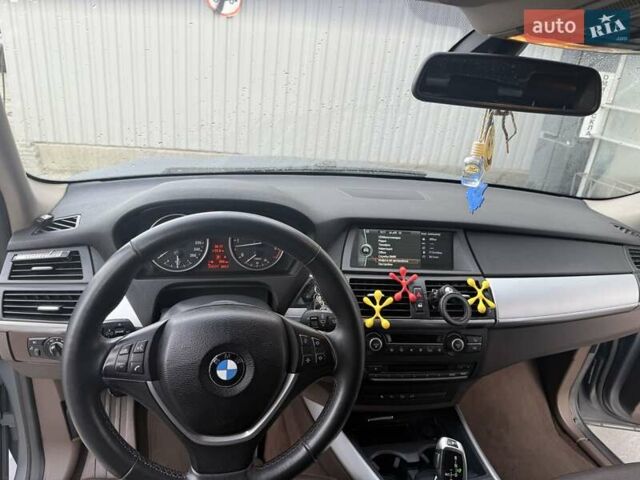 Серый БМВ Х5, объемом двигателя 3 л и пробегом 370 тыс. км за 15800 $, фото 13 на Automoto.ua