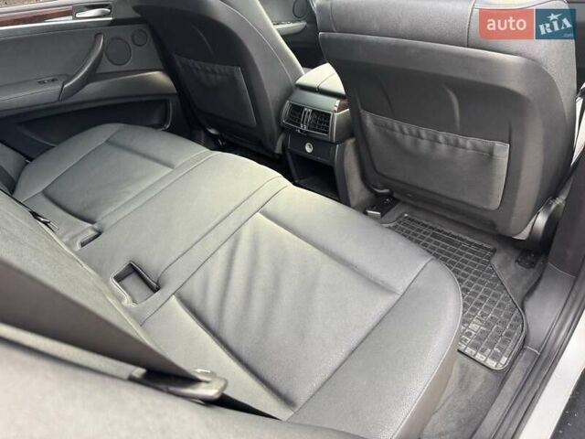 Сірий БМВ Х5, об'ємом двигуна 3 л та пробігом 240 тис. км за 10900 $, фото 27 на Automoto.ua