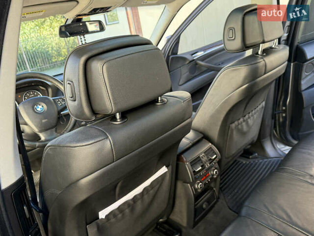 Сірий БМВ Х5, об'ємом двигуна 3 л та пробігом 260 тис. км за 11700 $, фото 54 на Automoto.ua