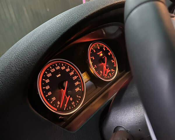 Серый БМВ Х5, объемом двигателя 3 л и пробегом 280 тыс. км за 12399 $, фото 7 на Automoto.ua