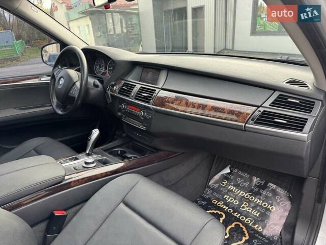 Сірий БМВ Х5, об'ємом двигуна 3 л та пробігом 240 тис. км за 10900 $, фото 31 на Automoto.ua