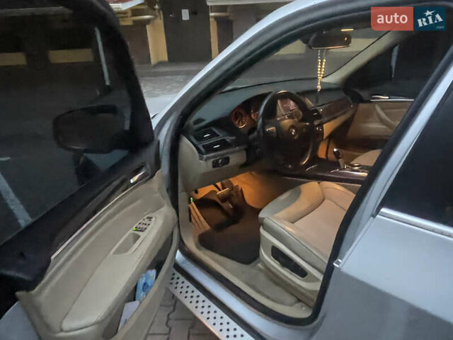 Сірий БМВ Х5, об'ємом двигуна 4.8 л та пробігом 238 тис. км за 13500 $, фото 4 на Automoto.ua