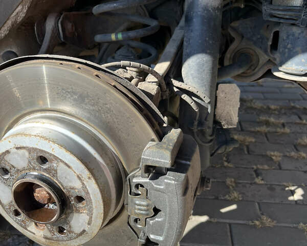 Серый БМВ Х5, объемом двигателя 3 л и пробегом 294 тыс. км за 17500 $, фото 13 на Automoto.ua