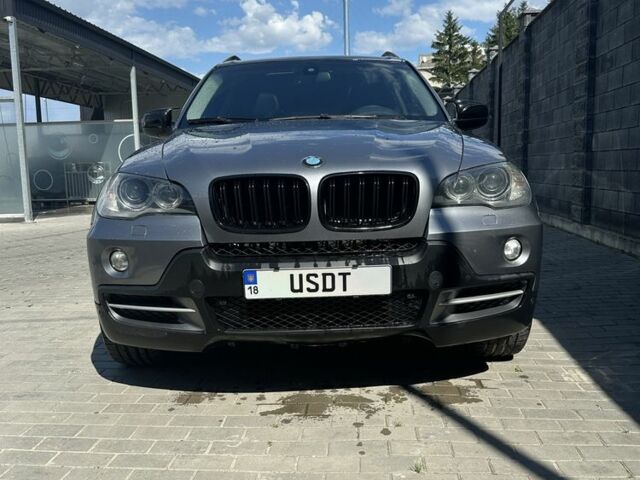 Серый БМВ Х5, объемом двигателя 3 л и пробегом 300 тыс. км за 10400 $, фото 1 на Automoto.ua