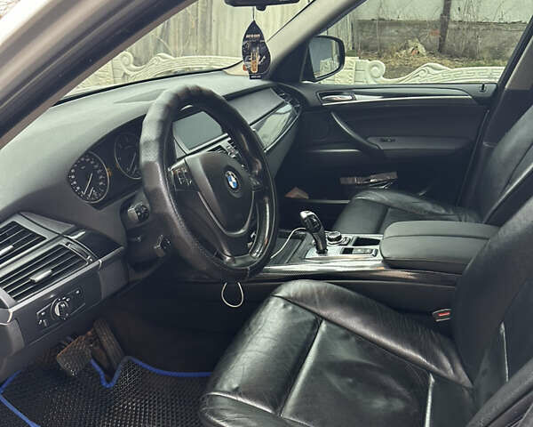Серый БМВ Х5, объемом двигателя 3 л и пробегом 341 тыс. км за 15700 $, фото 5 на Automoto.ua