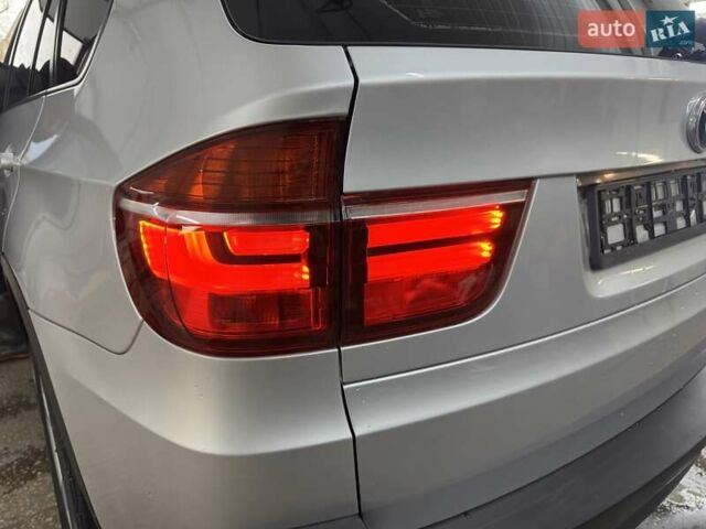 Сірий БМВ Х5, об'ємом двигуна 3 л та пробігом 240 тис. км за 10900 $, фото 68 на Automoto.ua