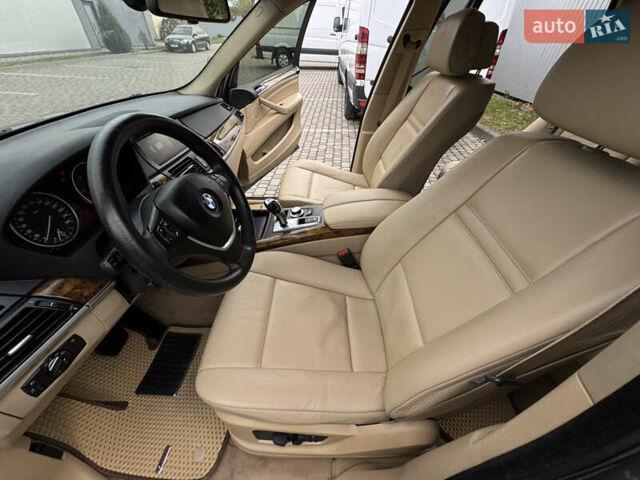 Серый БМВ Х5, объемом двигателя 3 л и пробегом 283 тыс. км за 13950 $, фото 38 на Automoto.ua