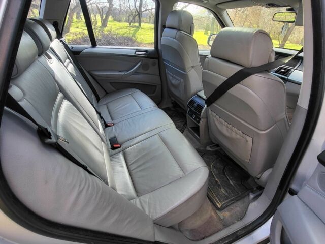 Серый БМВ Х5, объемом двигателя 3 л и пробегом 358 тыс. км за 6800 $, фото 2 на Automoto.ua