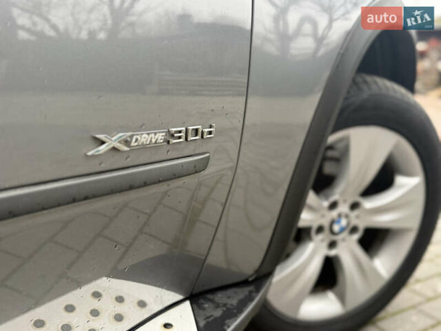 Серый БМВ Х5, объемом двигателя 3 л и пробегом 235 тыс. км за 17500 $, фото 25 на Automoto.ua