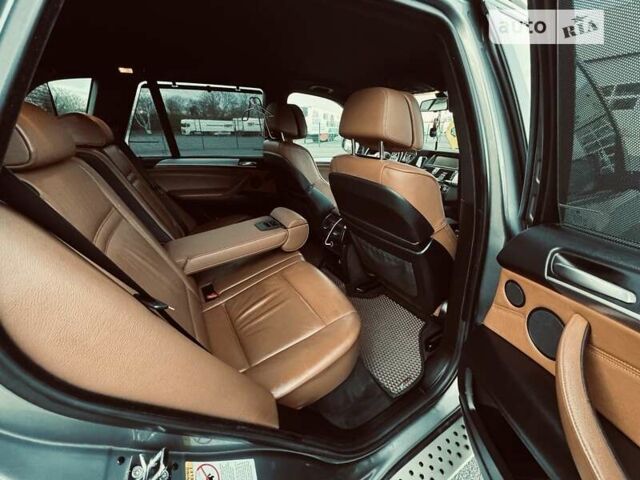 Серый БМВ Х5, объемом двигателя 2.99 л и пробегом 278 тыс. км за 17800 $, фото 12 на Automoto.ua