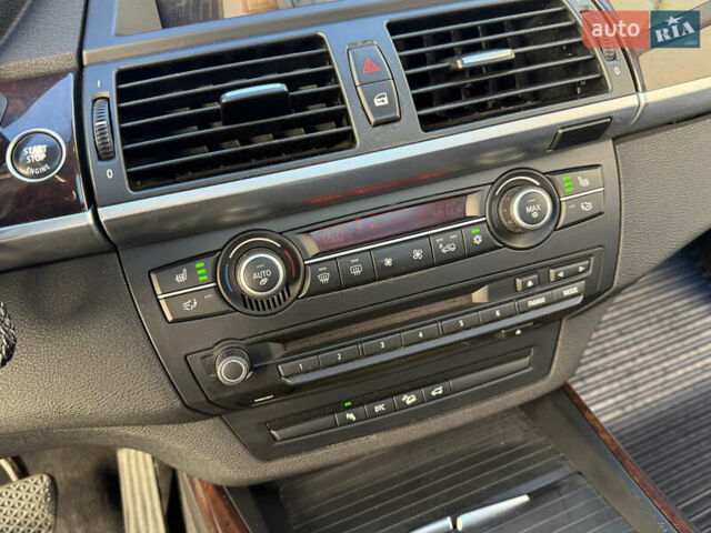 Сірий БМВ Х5, об'ємом двигуна 3 л та пробігом 260 тис. км за 11700 $, фото 45 на Automoto.ua