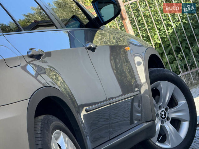 Сірий БМВ Х5, об'ємом двигуна 3 л та пробігом 260 тис. км за 11700 $, фото 35 на Automoto.ua