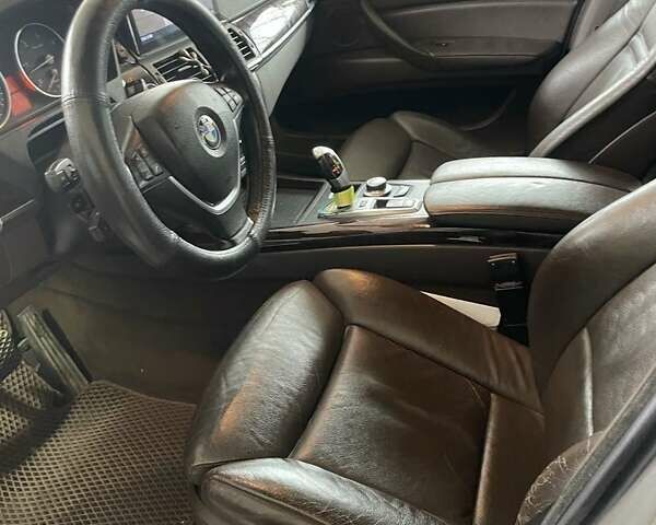 Серый БМВ Х5, объемом двигателя 3 л и пробегом 330 тыс. км за 14000 $, фото 8 на Automoto.ua