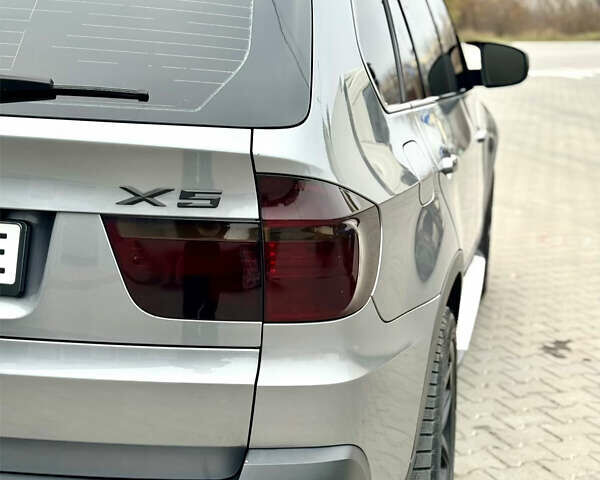 Серый БМВ Х5, объемом двигателя 3 л и пробегом 281 тыс. км за 12800 $, фото 6 на Automoto.ua