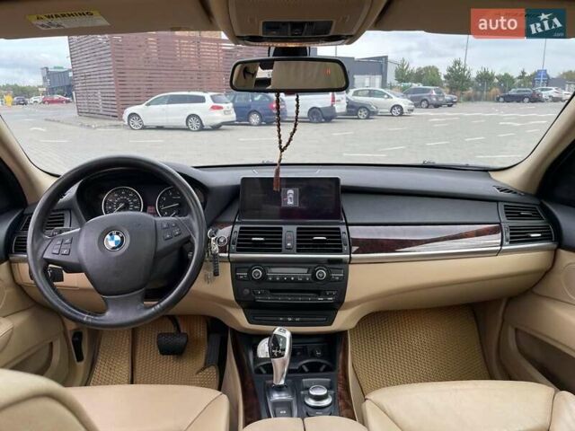 Серый БМВ Х5, объемом двигателя 3 л и пробегом 174 тыс. км за 13800 $, фото 5 на Automoto.ua