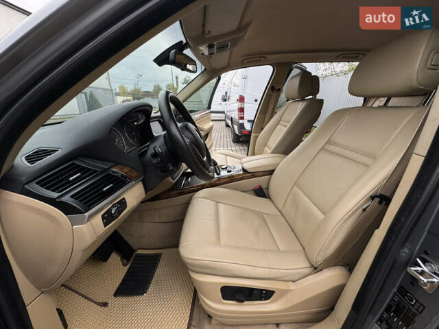 Серый БМВ Х5, объемом двигателя 3 л и пробегом 283 тыс. км за 13950 $, фото 36 на Automoto.ua