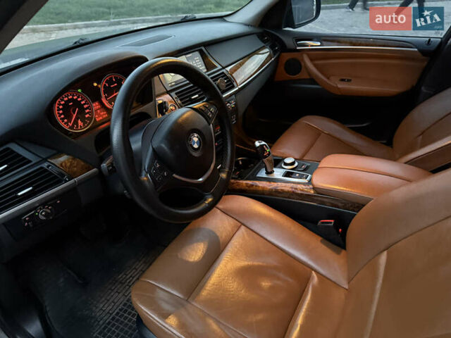 Серый БМВ Х5, объемом двигателя 3 л и пробегом 254 тыс. км за 13999 $, фото 23 на Automoto.ua