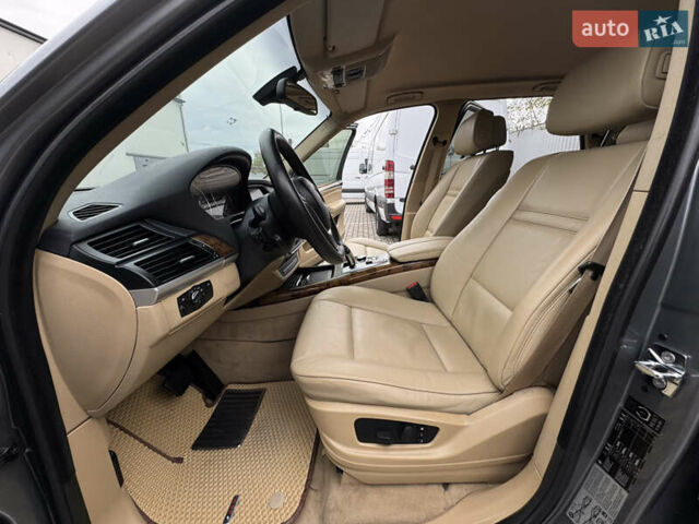 Серый БМВ Х5, объемом двигателя 3 л и пробегом 283 тыс. км за 13950 $, фото 35 на Automoto.ua