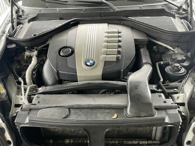 Сірий БМВ Х5, об'ємом двигуна 3 л та пробігом 330 тис. км за 14000 $, фото 2 на Automoto.ua