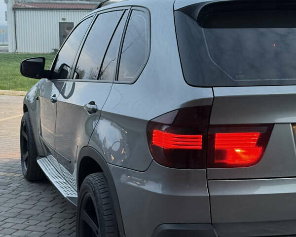 Серый БМВ Х5, объемом двигателя 3 л и пробегом 254 тыс. км за 13999 $, фото 13 на Automoto.ua