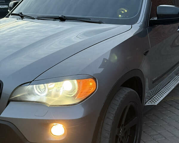 Серый БМВ Х5, объемом двигателя 3 л и пробегом 254 тыс. км за 13999 $, фото 17 на Automoto.ua