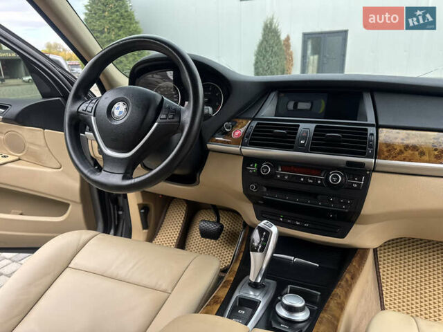 Серый БМВ Х5, объемом двигателя 3 л и пробегом 283 тыс. км за 13950 $, фото 58 на Automoto.ua