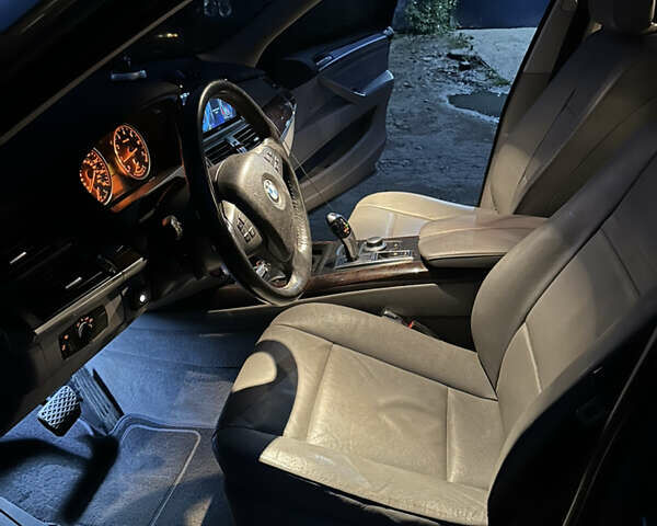 Серый БМВ Х5, объемом двигателя 3 л и пробегом 228 тыс. км за 12000 $, фото 25 на Automoto.ua