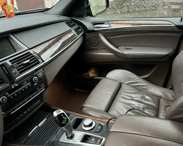 Сірий БМВ Х5, об'ємом двигуна 3 л та пробігом 288 тис. км за 17300 $, фото 14 на Automoto.ua