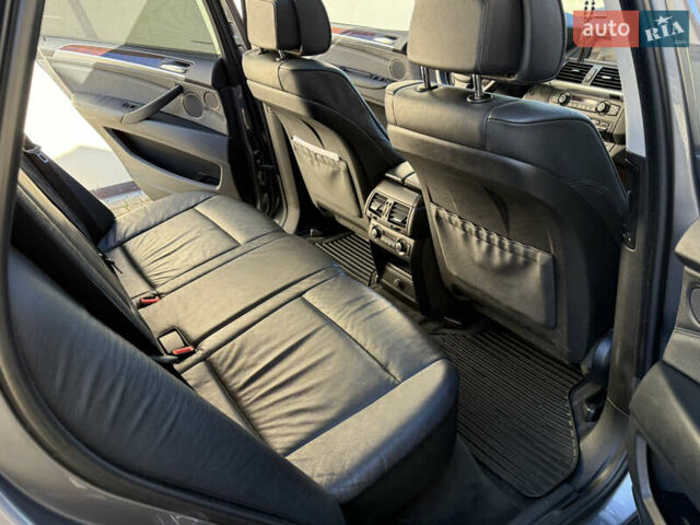 Сірий БМВ Х5, об'ємом двигуна 3 л та пробігом 260 тис. км за 11700 $, фото 50 на Automoto.ua