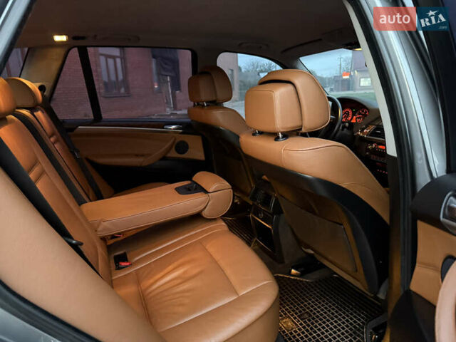Серый БМВ Х5, объемом двигателя 3 л и пробегом 254 тыс. км за 13999 $, фото 27 на Automoto.ua