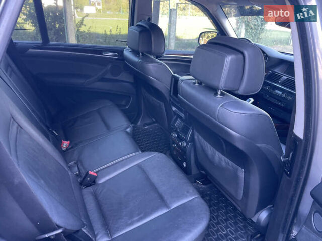 Серый БМВ Х5, объемом двигателя 3 л и пробегом 335 тыс. км за 10900 $, фото 12 на Automoto.ua