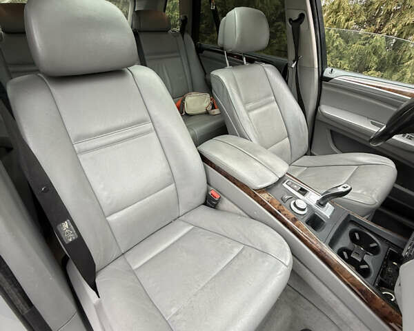 Серый БМВ Х5, объемом двигателя 3 л и пробегом 223 тыс. км за 13499 $, фото 39 на Automoto.ua