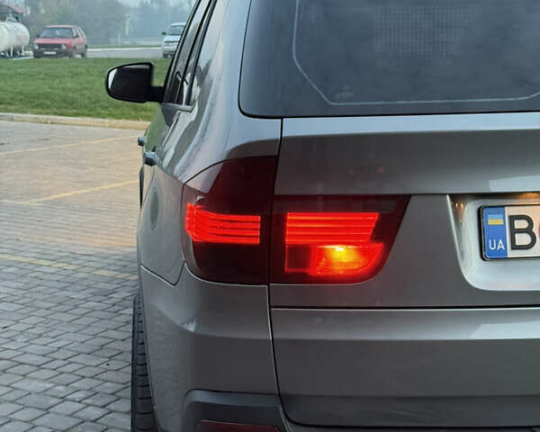 Серый БМВ Х5, объемом двигателя 3 л и пробегом 254 тыс. км за 13999 $, фото 14 на Automoto.ua