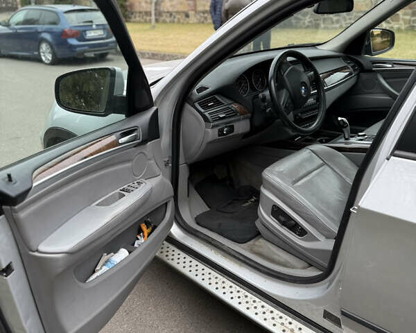 Серый БМВ Х5, объемом двигателя 3 л и пробегом 223 тыс. км за 13499 $, фото 14 на Automoto.ua