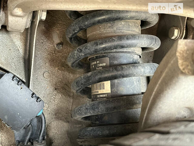 Серый БМВ Х5, объемом двигателя 3 л и пробегом 294 тыс. км за 17500 $, фото 21 на Automoto.ua