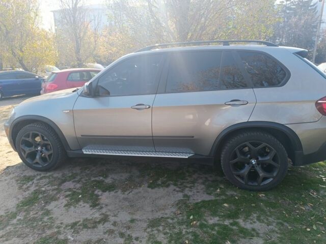 Серый БМВ Х5, объемом двигателя 3 л и пробегом 250 тыс. км за 12500 $, фото 2 на Automoto.ua