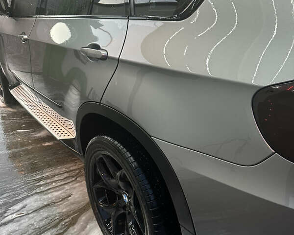 Серый БМВ Х5, объемом двигателя 3 л и пробегом 280 тыс. км за 12399 $, фото 3 на Automoto.ua