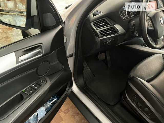 Серый БМВ Х5, объемом двигателя 3 л и пробегом 294 тыс. км за 17500 $, фото 29 на Automoto.ua