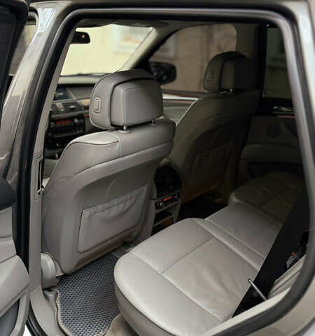 Сірий БМВ Х5, об'ємом двигуна 3 л та пробігом 250 тис. км за 14500 $, фото 20 на Automoto.ua