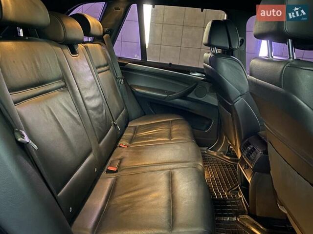 Серый БМВ Х5, объемом двигателя 3 л и пробегом 200 тыс. км за 13999 $, фото 26 на Automoto.ua